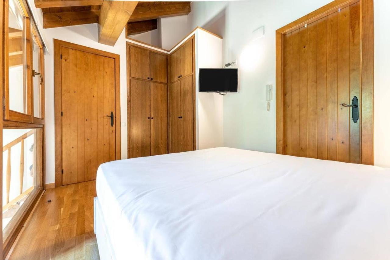 Apartamentsaloriaburg Farrera Exterior foto